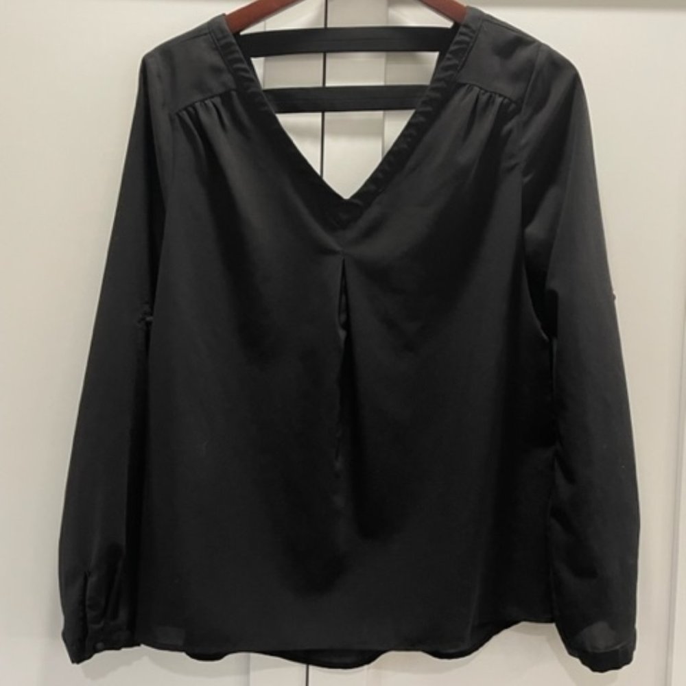 Black, 41 Hawthorn V-neck Top